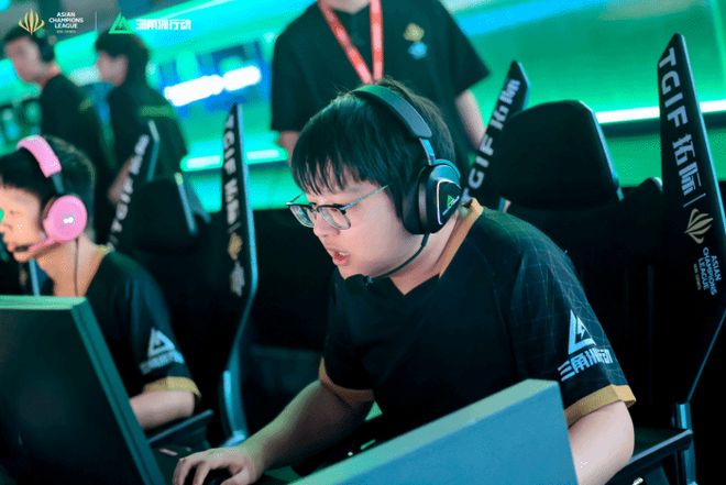 富勒姆与利 富勒姆与利