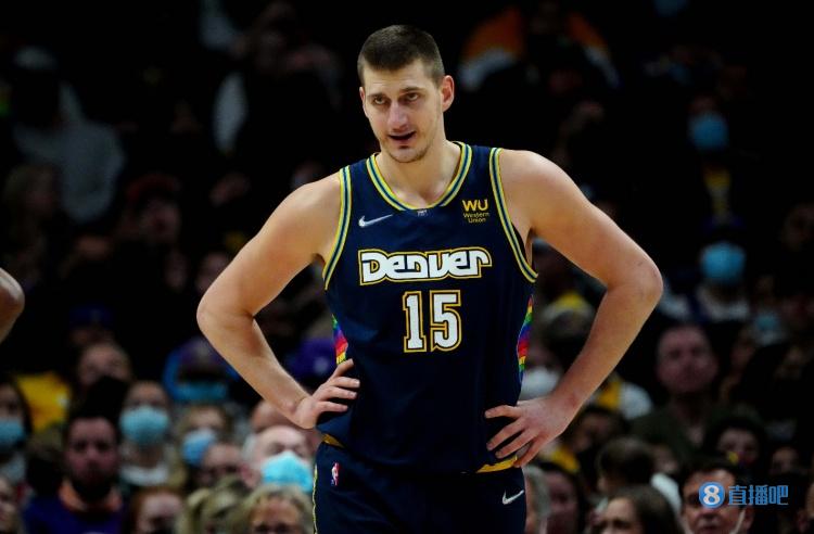 她对竞技场 她对竞技场