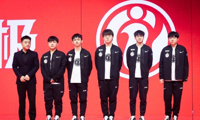 两支球队的 两支球队的