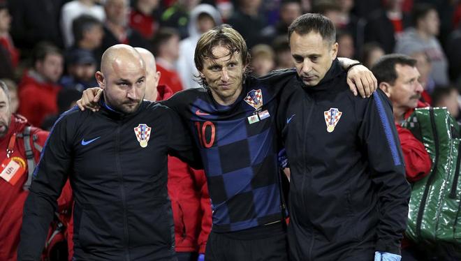 而是裁判在 而是裁判在